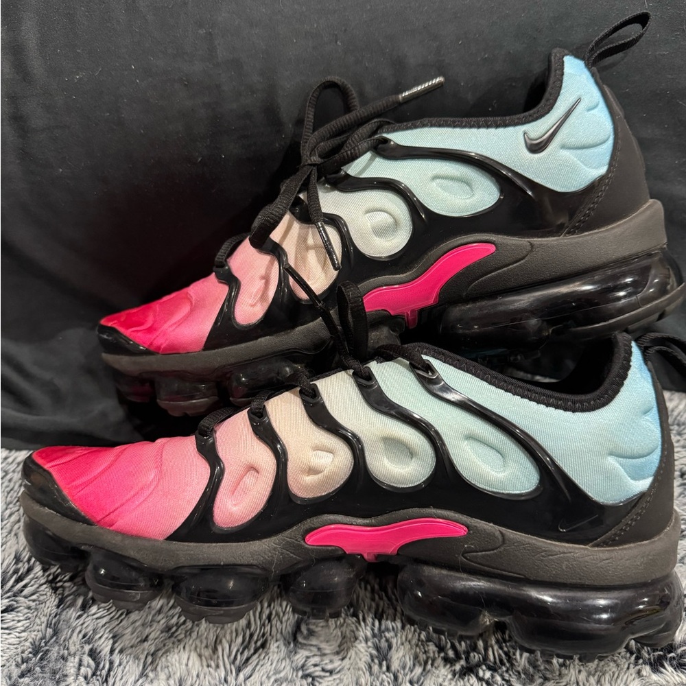 Nike Air VaporMax Plus Sneakers